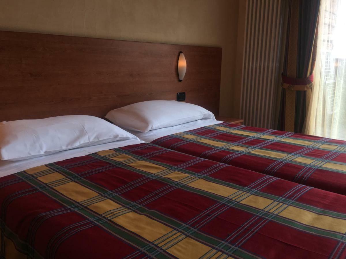 Ski Holidays Apartments Livigno Exterior photo